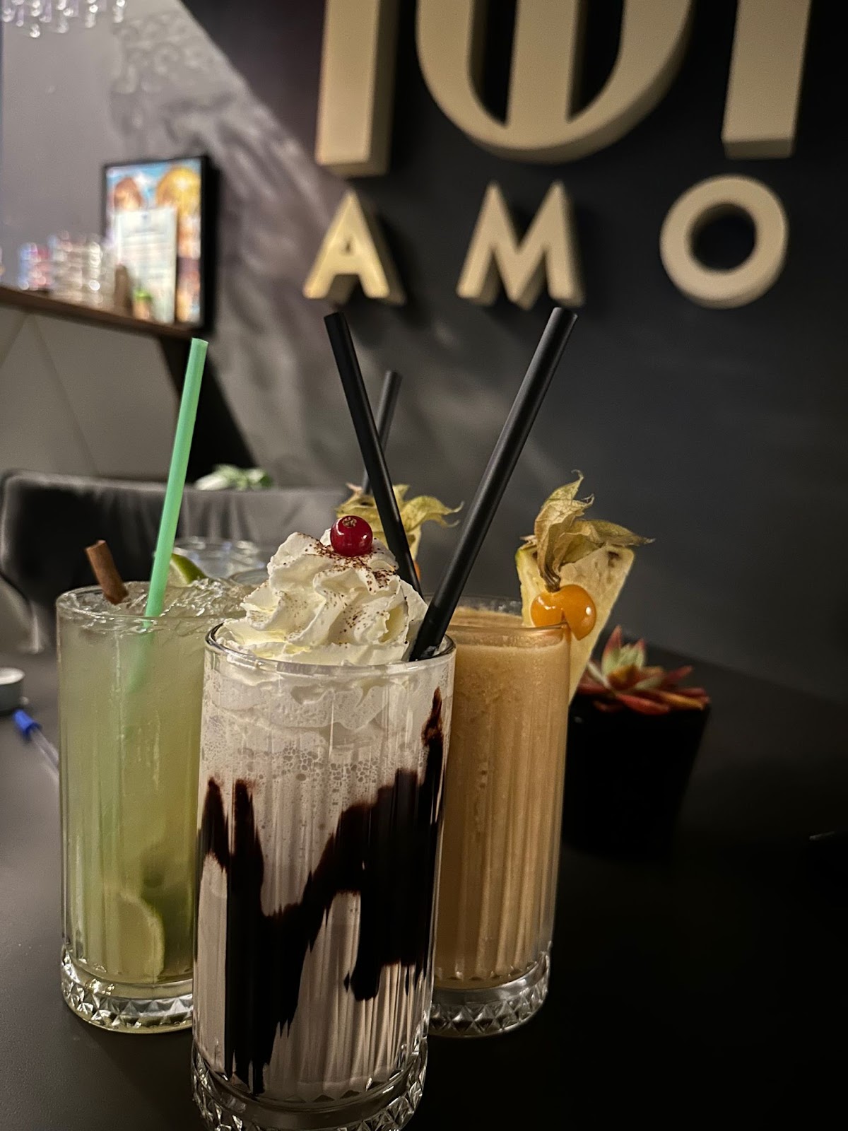 Amo Restaurant Lounge